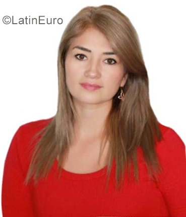 Date this foxy Colombia girl Liliana from Manizales CO21350