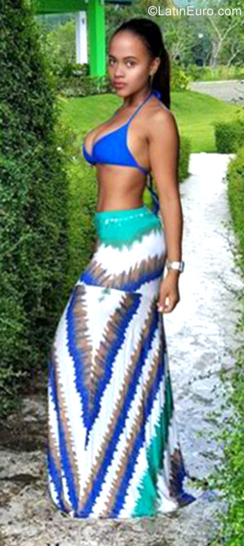Date this sultry Dominican Republic girl Dilbania from Maimon DO28586