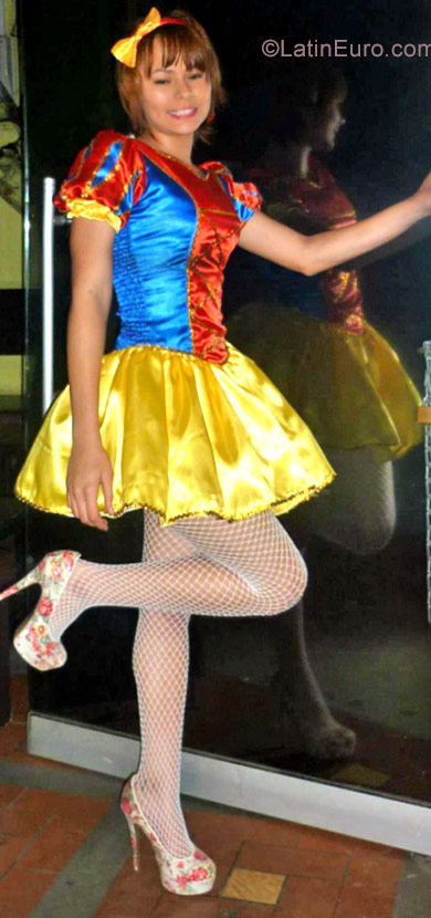Date this beautiful Colombia girl Angie from Medellin CO21435