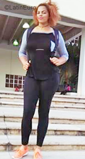 Date this good-looking Dominican Republic girl Ruby from Santo Domingo DO28677