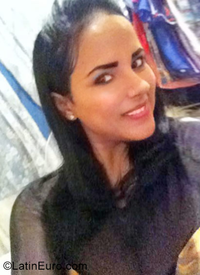 Date this gorgeous Dominican Republic girl Madelyn from Santiago DO28775
