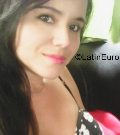 Date this hard body Colombia girl Angela from Armenia CO21547