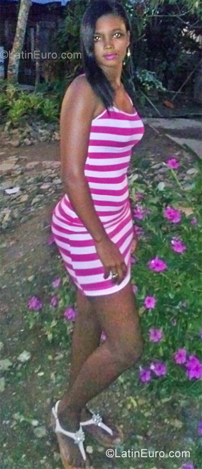 Date this sensual Dominican Republic girl Katerine from Santo Domingo DO28844