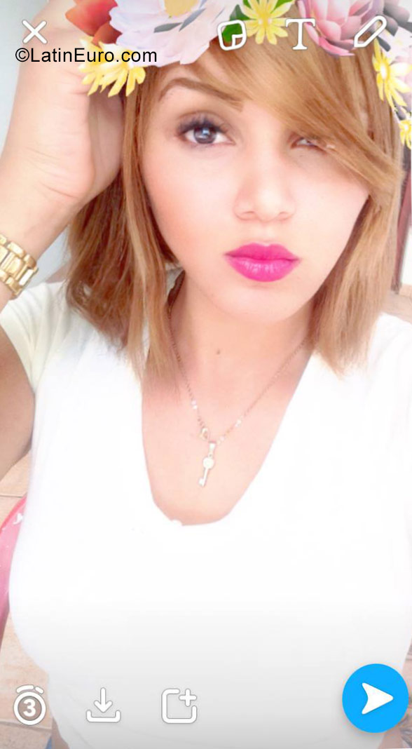 Date this funny Dominican Republic girl Yesmilka from Santiago DO28888
