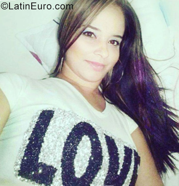Date this stunning Colombia girl Paola andrea from Medellin CO21629