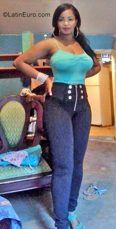 Date this beautiful Dominican Republic girl Arlenys from Santiago DO28967