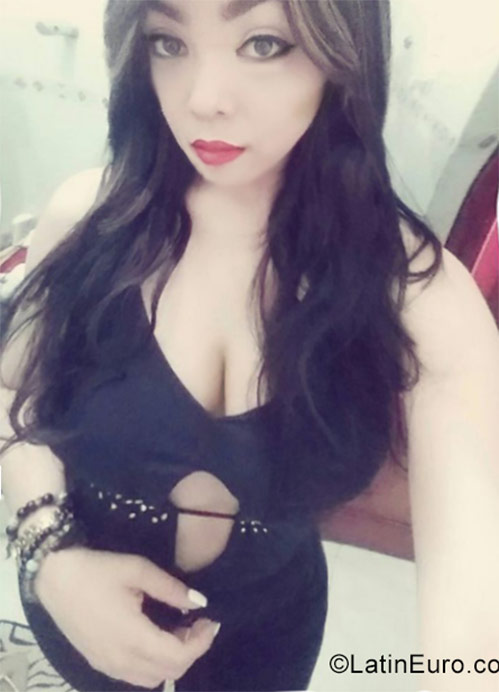Date this pretty Dominican Republic girl Carla from republica dominicana DO30241