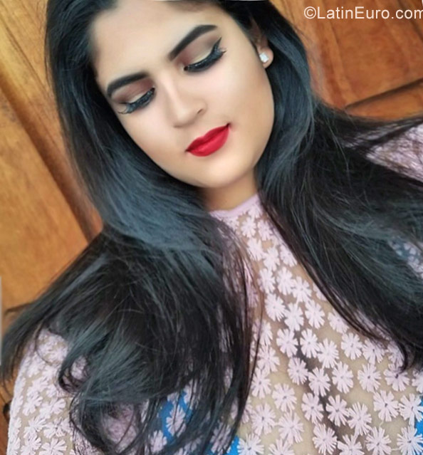 Date this georgeous Honduras girl Steff from San Pedro HN2332