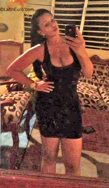 Date this georgeous Dominican Republic girl Elizabeth from Puerto Plata DO29343