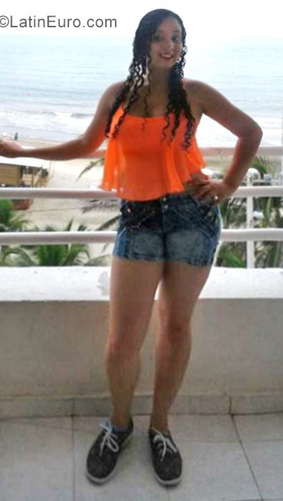Date this hard body Colombia girl Monica from Cali CO21908