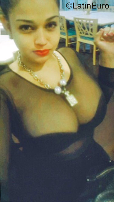 Date this cute Egypt girl Maria from cairo DO29483