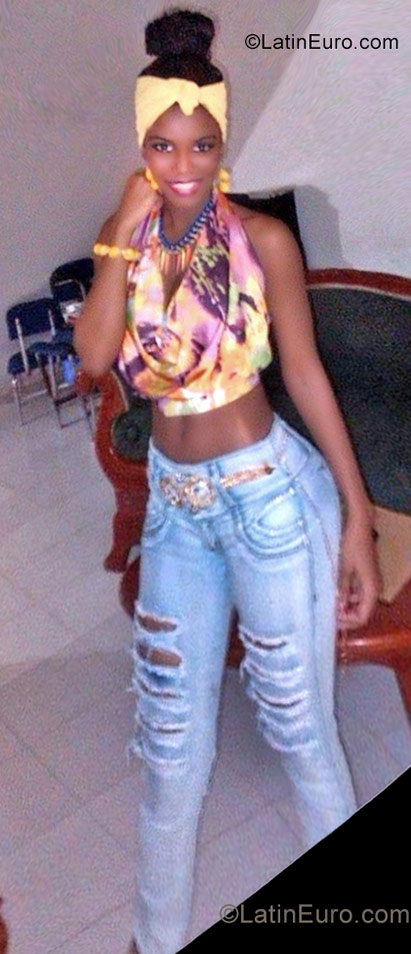Date this good-looking Colombia girl Liza from Cali CO21937