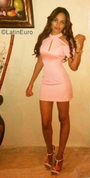 Date this stunning Dominican Republic girl Rosmery from Santo Domingo DO30520