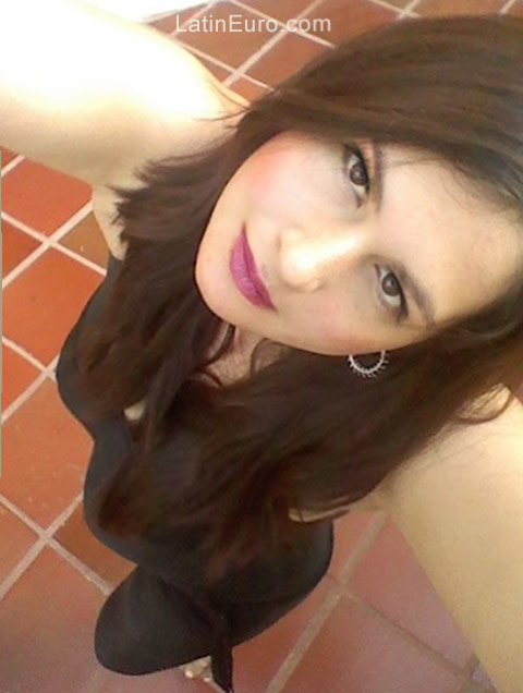 Date this delightful Colombia girl CAROL NDREA from Cartagena CO21980