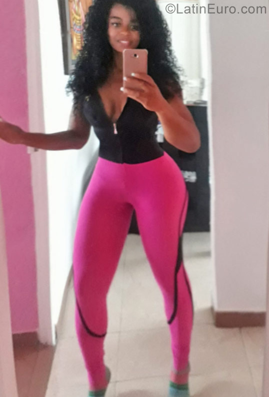 Date this athletic Colombia girl Claudia Kelly from Bogota CO22011