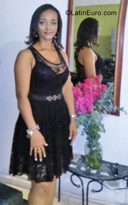 Date this hard body Colombia girl Casandra from Cali CO22040