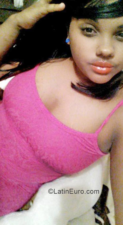Date this good-looking Dominican Republic girl Aris from Santiago DO29725