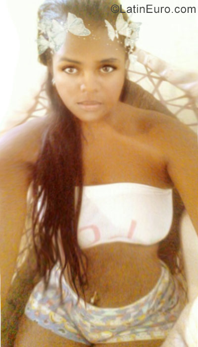 Date this happy Dominican Republic girl Rosa from Santo Domingo DO29730
