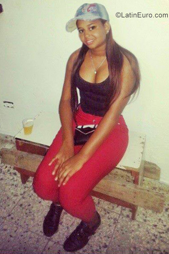 Date this hot Dominican Republic girl Yamilka from Santo Domingo DO29786