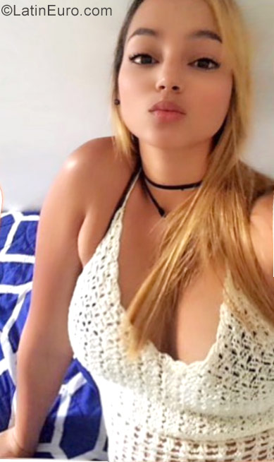 Date this fun Colombia girl Marcela from Medellín CO22074