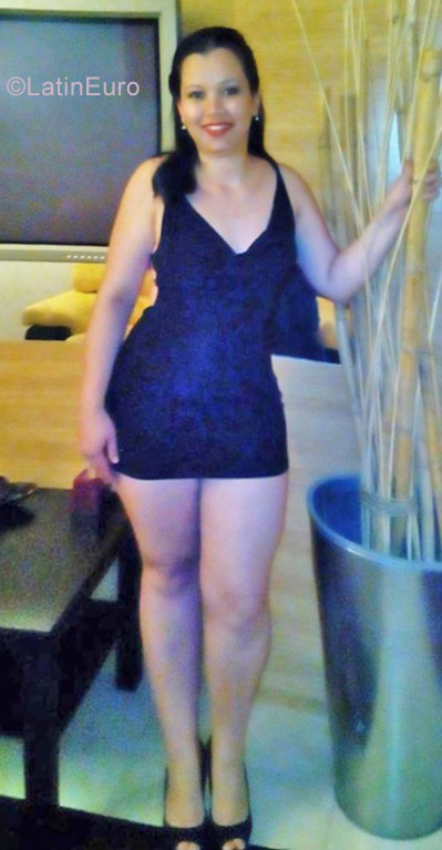 Date this sultry Spain girl Rossana from Almeria ES385