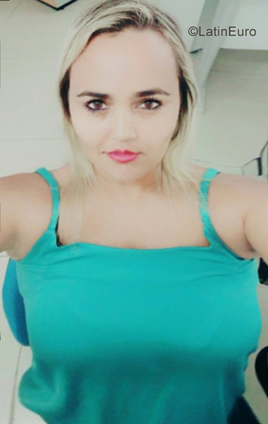 Date this georgeous Brazil girl Michelle from Cuiaba BR10204