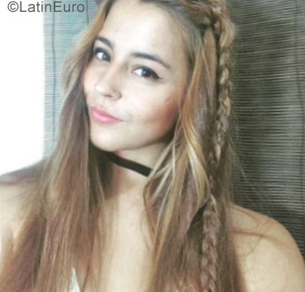 Date this nice looking Colombia girl Valentina from Medellin CO22104