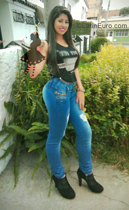 Date this hot Colombia girl Maran Ramrez from Bogota CO22147