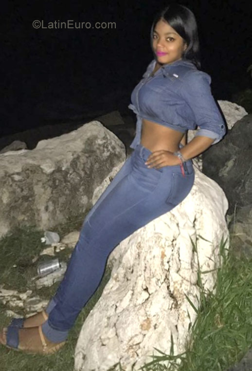 Date this beautiful Dominican Republic girl Johanna from Santo Domingo DO29977