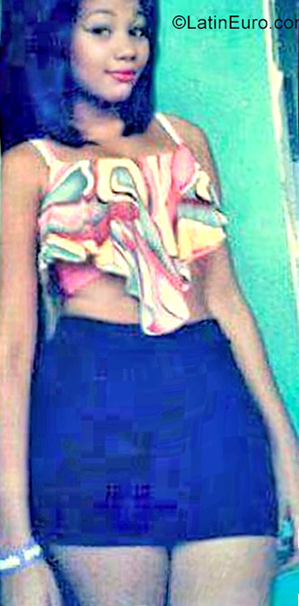 Date this stunning Dominican Republic girl Ana from Santiago DO30048