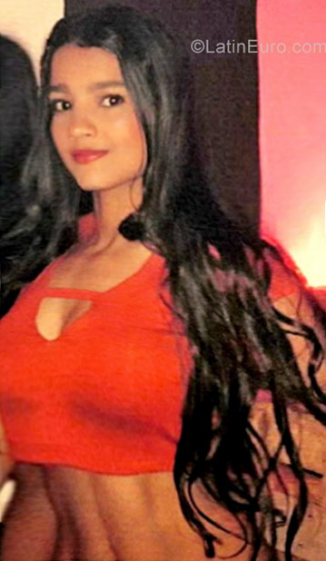 Date this pretty Colombia girl Omaira from Barranquilla CO22210