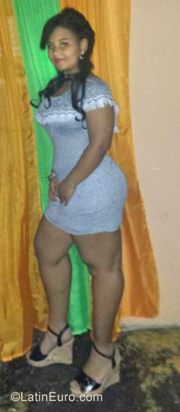 Date this hard body Dominican Republic girl Anelis from Santiago DO30280
