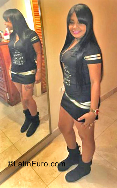 Date this tall Dominican Republic girl Daianna Durn from Bávaro Punta Cana DO30282