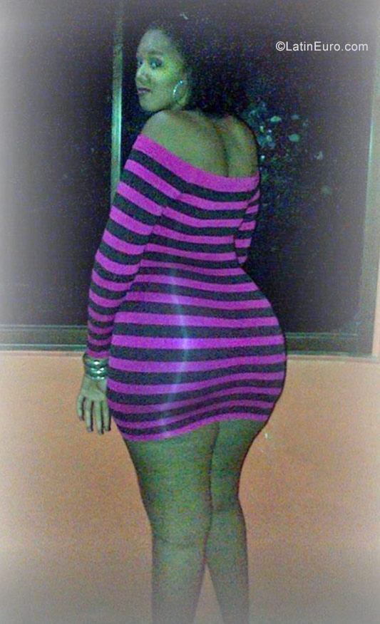 Date this tall Dominican Republic girl Andreina from Santo Domingo DO30286