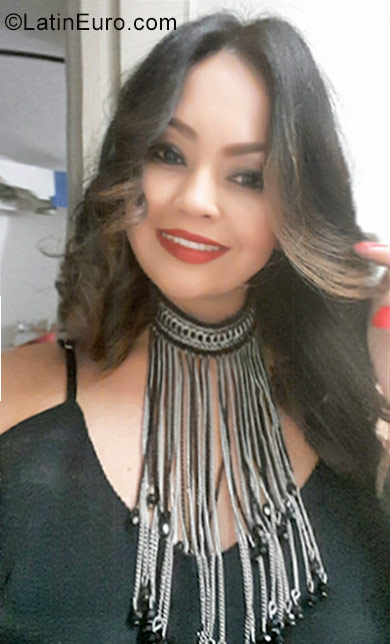 Date this good-looking Colombia girl Ru from Medellín CO22366