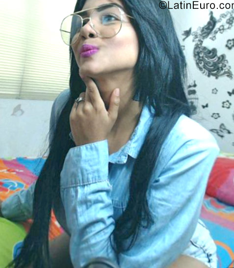 Date this hard body Colombia girl Alison from Bucaramanga CO22436