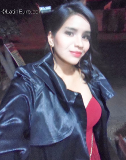 Date this exotic Peru girl Mayte from Lima PE1136