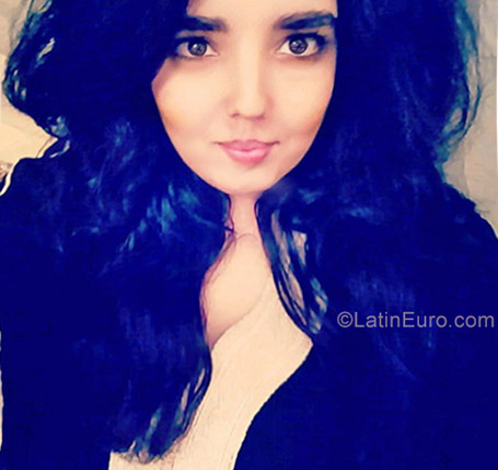 Date this funny Morocco girl Hakima from Marrakech MA26