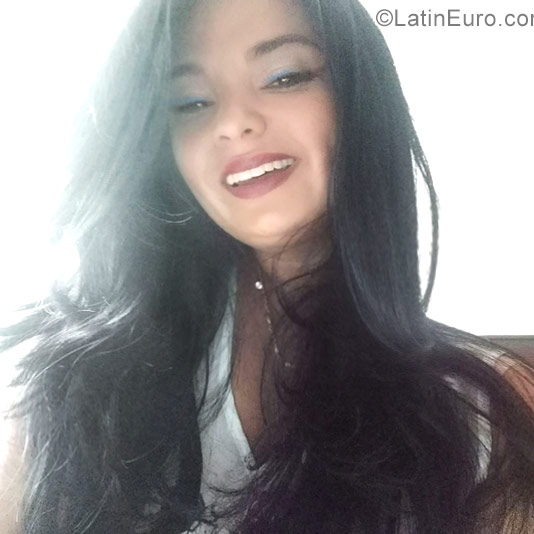 Date this tall Colombia girl Andrea from Bogota CO22473