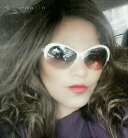 Date this charming Ecuador girl Samy from Quito EC216
