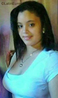 Date this cute Dominican Republic girl Jalenny from Santo Domingo DO30502