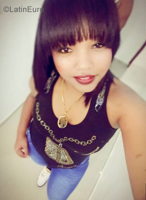 Date this sensual Dominican Republic girl Miriel garci from Santiago DO30503
