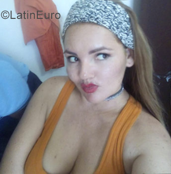 Date this sensual Venezuela girl Alexandra from Caracas VE1022