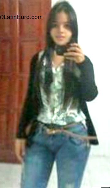 Date this athletic Colombia girl Alejandra from Bogota CO22581