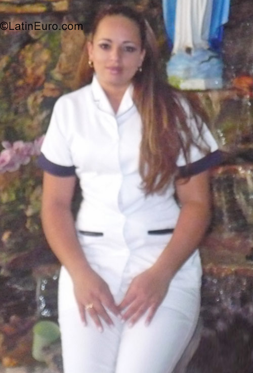 Date this foxy Colombia girl Angelie from Bucaramanga CO22591
