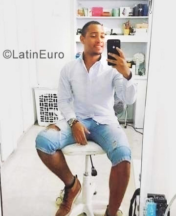 Date this young Colombia man David from Cali CO22603