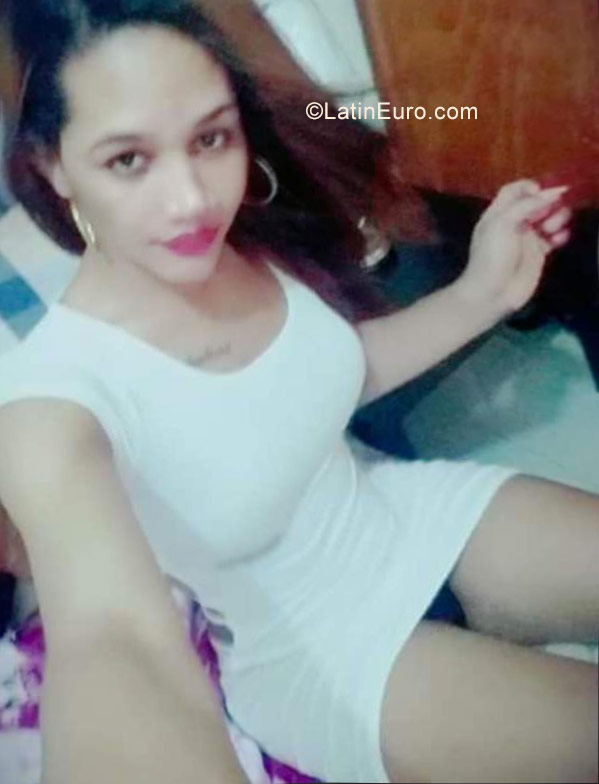 Date this passionate Dominican Republic girl Katrina from Santo Domingo DO30579