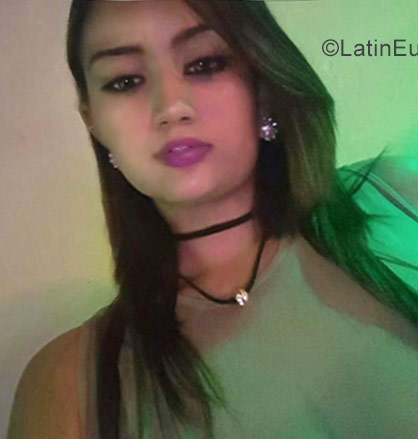 Date this gorgeous Dominican Republic girl Indhira from Santo Domingo DO30609