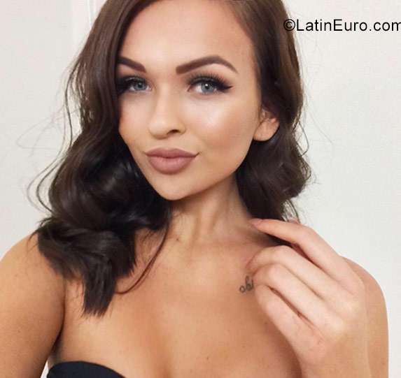 Date this good-looking Colombia girl Bell from Oslo and Medellin CO22666