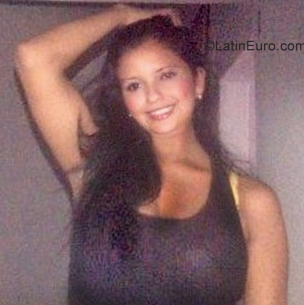 Date this foxy Colombia girl Viviana from Monteria CO22674